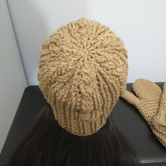 Handmade Mittens & Cable Stitch Beanie Set - Picture 7 of 8